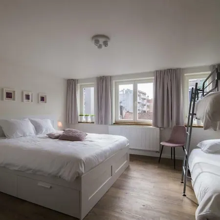 Holiday home Huize Lily, 14p. Ostend