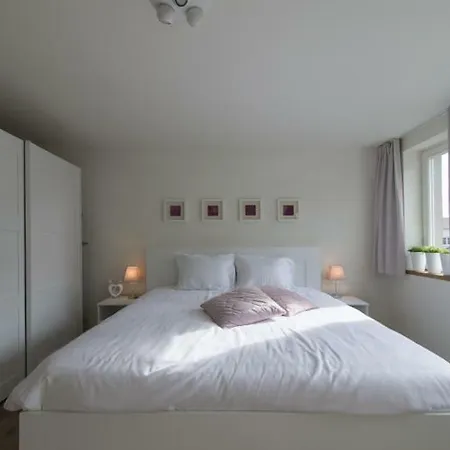Holiday home Huize Lily, 14p. Ostend